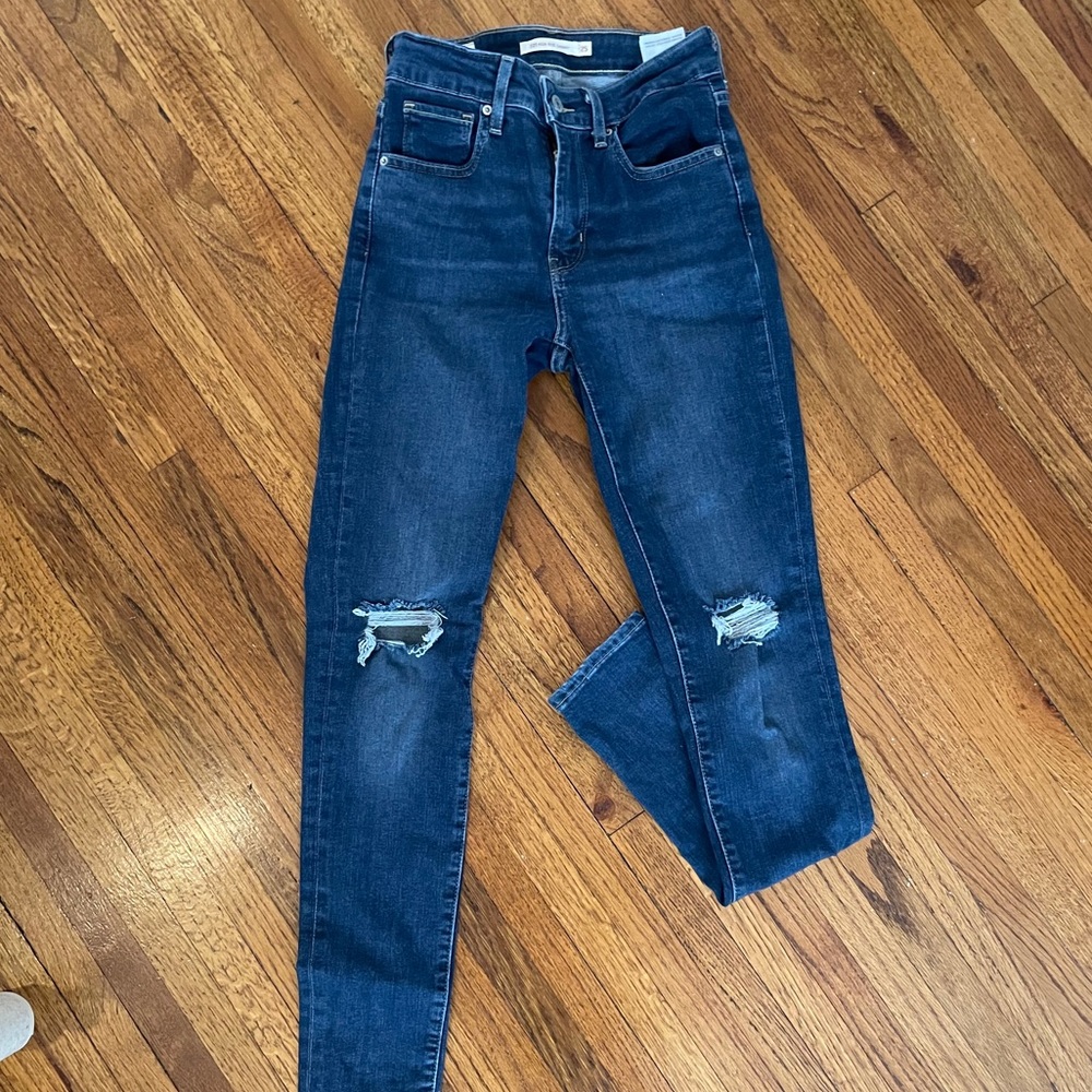 Levi’s 721 Distressed High Rise Skinny Jeans